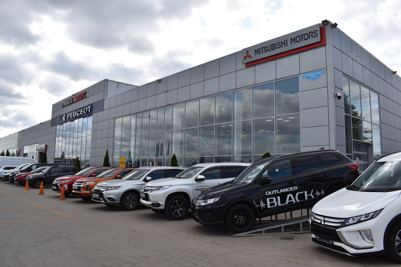Mitsubishi Тринити Моторс